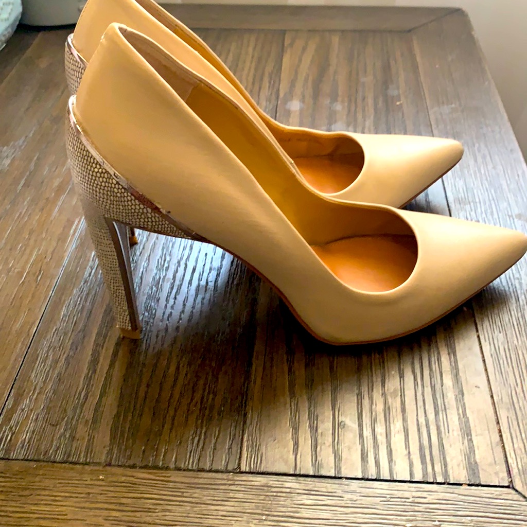 Dolce Vita Leather Pumps